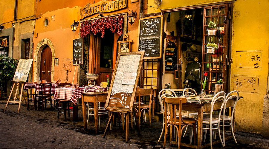 Dónde comer barato y bien en ciudades europeas populares (París, Roma, Barcelona, Berlín).